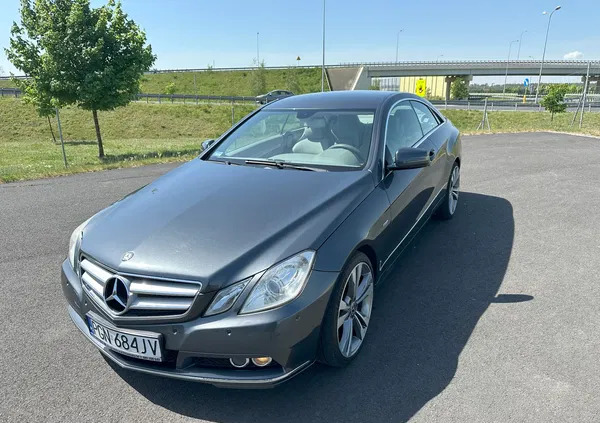 mercedes benz Mercedes-Benz Klasa E cena 49500 przebieg: 220000, rok produkcji 2011 z Nysa